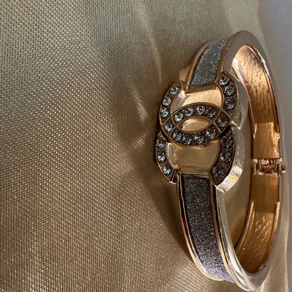 Chic Gold and Silver Crystal Bracelet - Picture 5 of 9